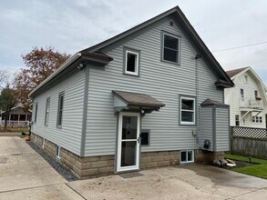 717 S Fairview St in Appleton, WI - Building Photo - Building Photo