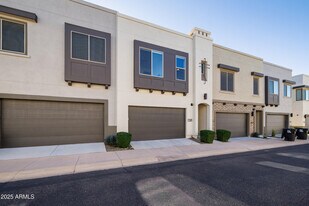 7349 E Vista Bonita Dr in Scottsdale, AZ - Building Photo