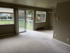 12231 SE 59th St, Unit #88 in Bellevue, WA - Foto de edificio - Building Photo