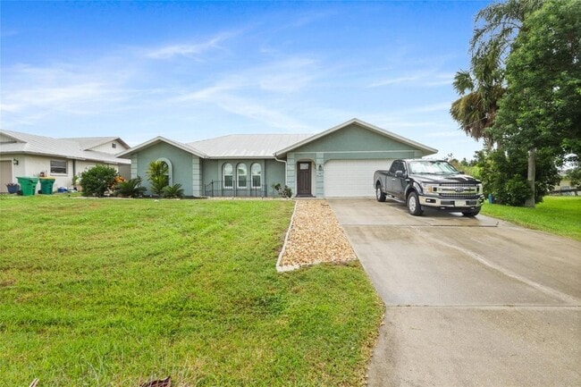 27401 Voyageur Dr in Punta Gorda, FL - Building Photo - Building Photo