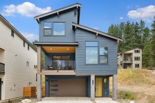 406 W 6th St in Cle Elum, WA - Building Photo