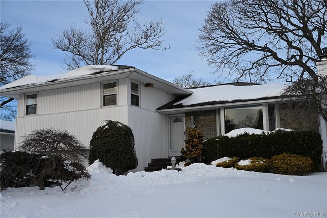 property at 16 Middle Ln