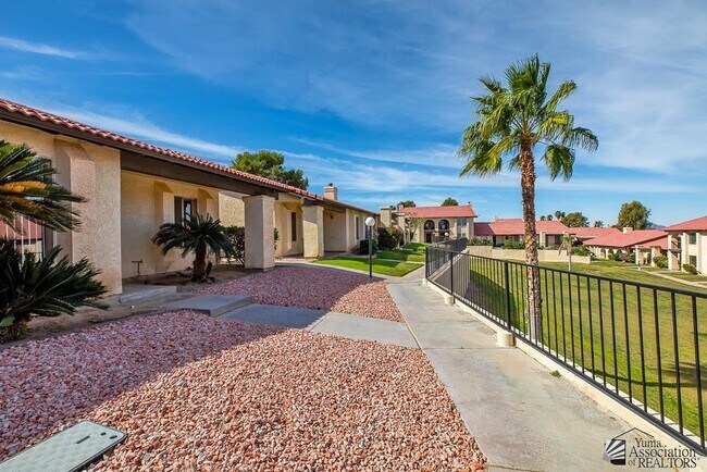 2045 S 14th Ave in Yuma, AZ - Building Photo - Building Photo