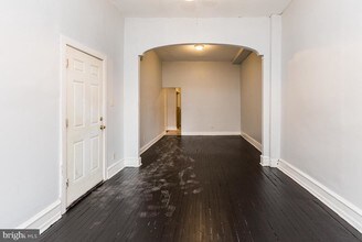 4105 W Girard Ave-Unit -1 in Philadelphia, PA - Building Photo - Building Photo