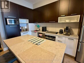 36 Park Lawn Rd in Toronto, ON - Building Photo - Building Photo