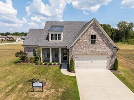 5046 Jon Oak Dr in Arlington, TN - Building Photo