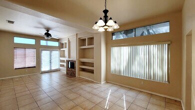 7524 Holloran Ct in Las Vegas, NV - Building Photo - Building Photo