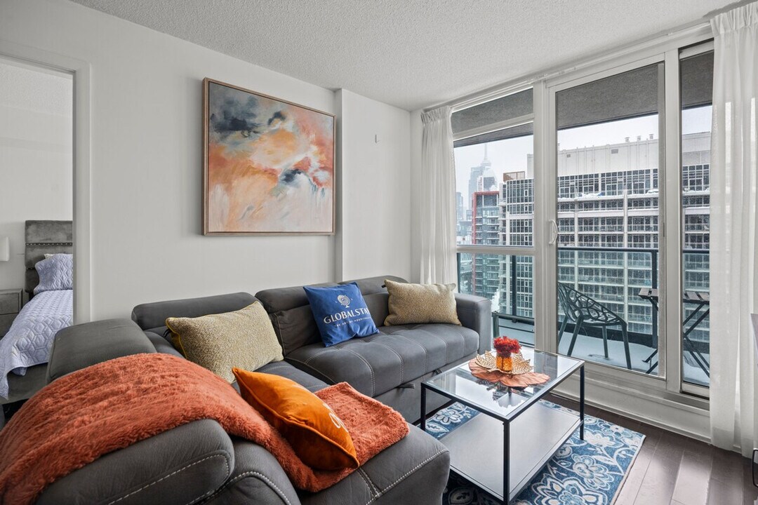 211 Fort York Blvd, Unit SI ID1345917P in Toronto, ON - Building Photo