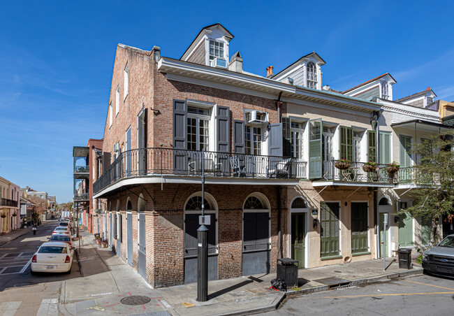 901 Dumaine St in New Orleans, LA - Foto de edificio - Building Photo