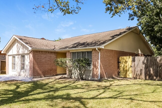 13427 Boonway Dr in Houston, TX - Building Photo - Building Photo