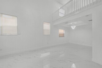 642 SE 37th Pl in Homestead, FL - Building Photo - Building Photo