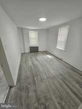 28 Bond St in Trenton, NJ - Building Photo - Building Photo