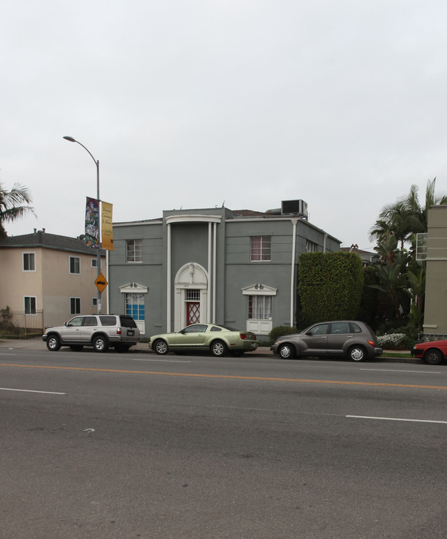 1617 Hillhurst Ave in Los Angeles, CA - Building Photo - Building Photo