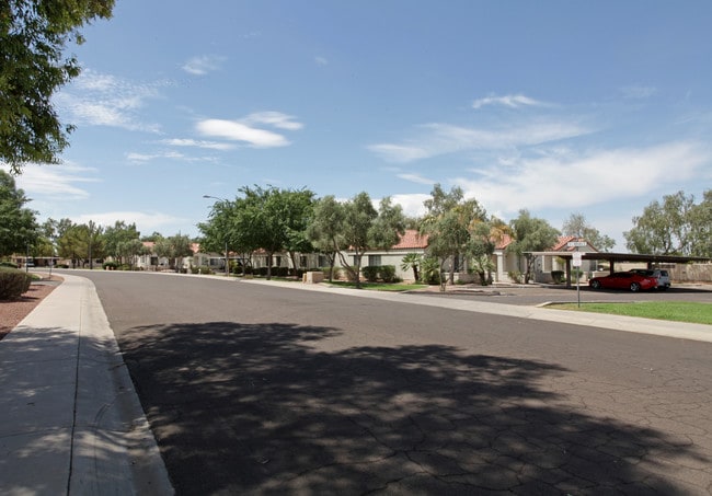 726 S Nebraska in Chandler, AZ - Foto de edificio - Building Photo