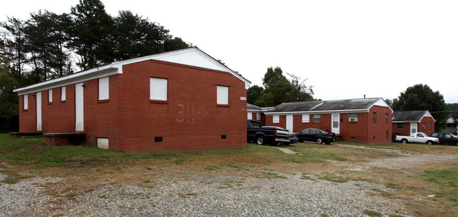 311 S English St in Greensboro, NC - Foto de edificio - Building Photo