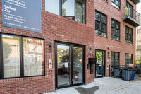 223 Howard Ave in Brooklyn, NY - Foto de edificio - Building Photo