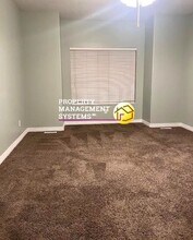 720 S Clearwater Falls Dr in Layton, UT - Building Photo - Building Photo