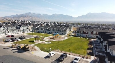 1977 N Chianti St in Saratoga Springs, UT - Foto de edificio - Building Photo