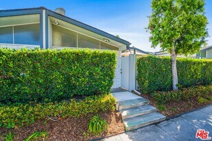 416 Bolero Way in Newport Beach, CA - Foto de edificio - Building Photo