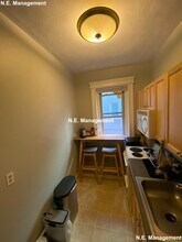 1665 Commonwealth Ave, Unit 5 in Boston, MA - Foto de edificio - Building Photo