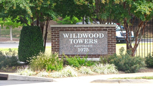 Wildwood Towers in Arlington, VA - Foto de edificio - Building Photo