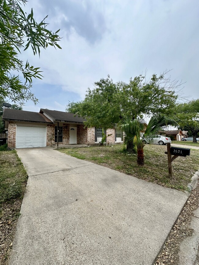 2621 Eagle Ave in McAllen, TX - Building Photo - Building Photo