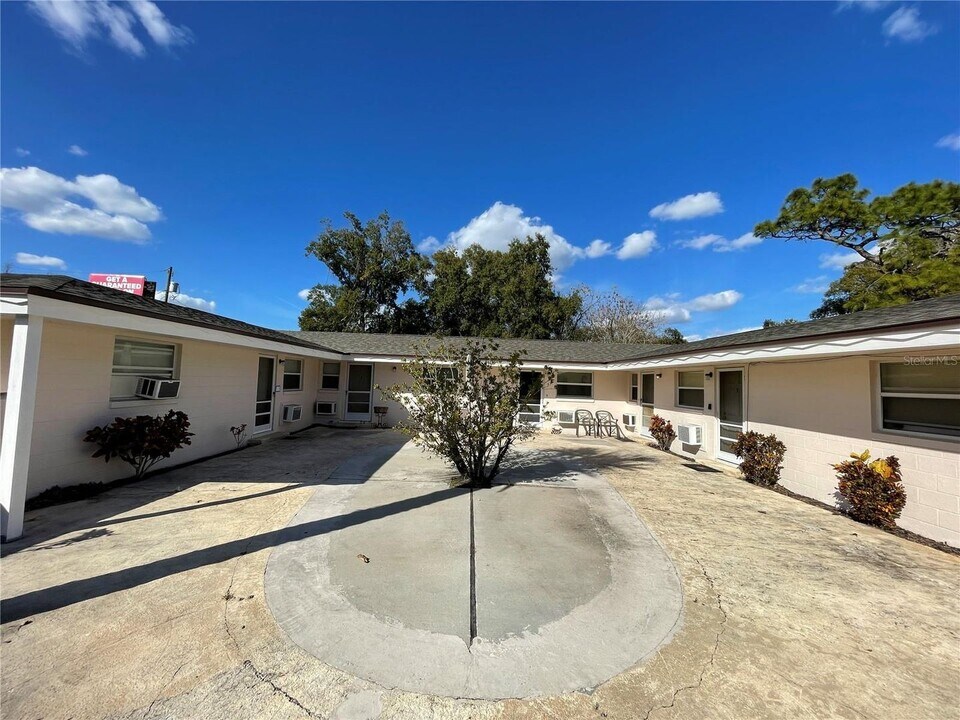 1031 Royal Palm Ave in Orlando, FL - Building Photo