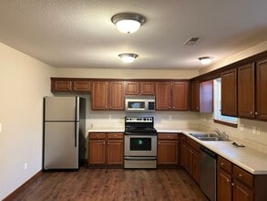 1200 NW Willow Dr in Grain Valley, MO - Building Photo - Building Photo