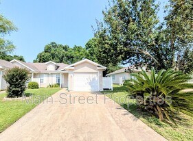 7889 Stonebrook Dr in Pensacola, FL - Building Photo