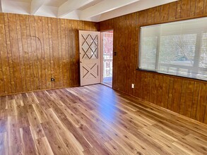 6601 Lowry Ln in Frazier Park, CA - Foto de edificio - Building Photo