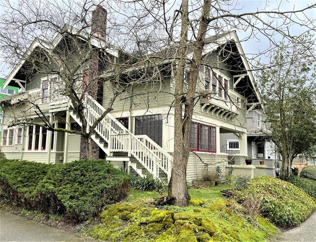 5816 17th Ave NW in Seattle, WA - Building Photo - Building Photo