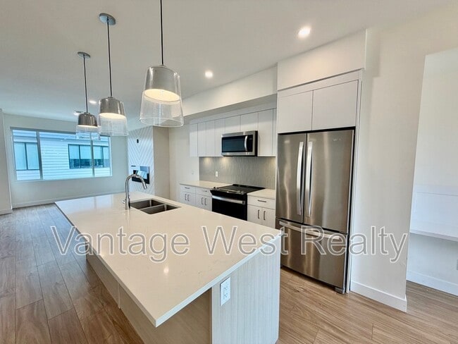 property at 1225-1225 Findlay Rd