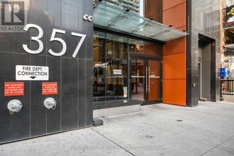 357-3357 King St W in Toronto, ON - Building Photo - Building Photo