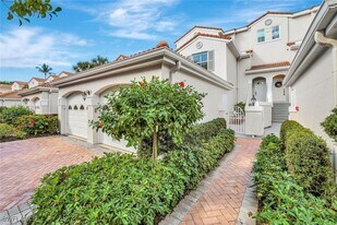 8345 Excalibur Cir in Naples, FL - Building Photo