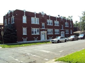 1319-1323 N Lamon Ave Apartments