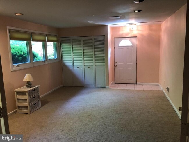 9700 Kenmore Dr in Kensington, MD - Building Photo - Building Photo