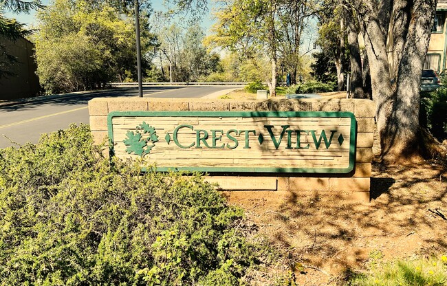 Crest View Apartments in Auburn, CA - Building Photo - Building Photo