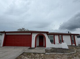 8151 Saybrook Dr in Port Richey, FL - Building Photo