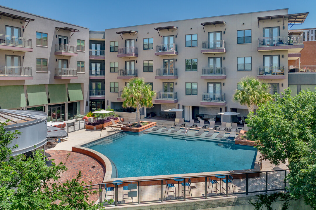 Southline in San Antonio, TX - Building Photo