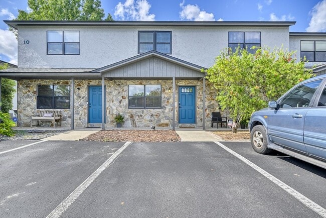 property at 10 Ponte Vedra Ct