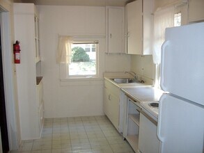 1011 Almaden St in Eugene, OR - Building Photo - Building Photo