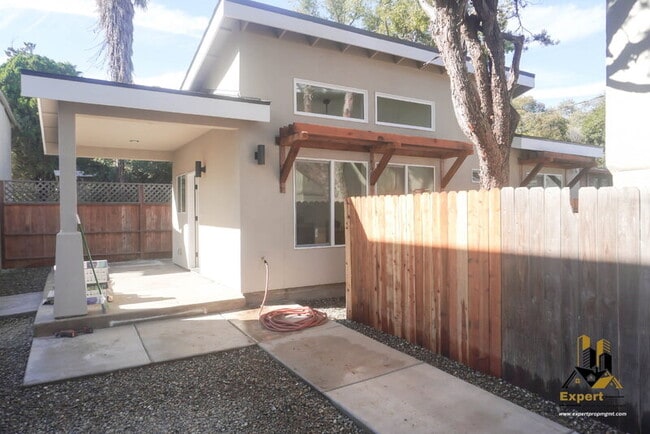 125 B St in Roseville, CA - Building Photo - Building Photo