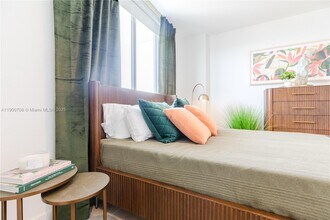 1005 Spring Garden Rd in Miami, FL - Building Photo - Building Photo