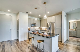 2200 E State Hwy 121, Unit 5071 in Lewisville, TX - Foto de edificio - Building Photo