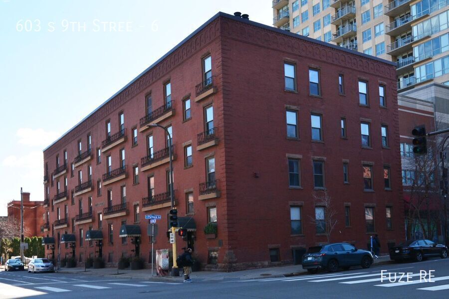 603 S 9th St in Minneapolis, MN - Building Photo