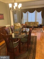 913 Pleasant Dr in Rockville, MD - Building Photo