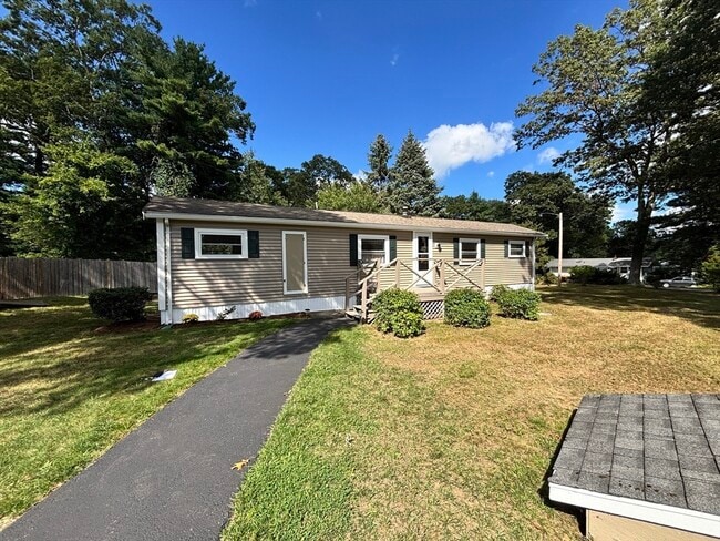 27 Lynnbrook Ave in Taunton, MA - Building Photo - Building Photo