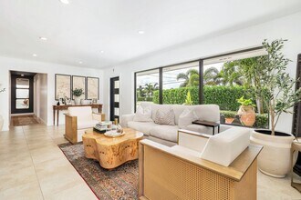7700 Pine Tree Ln in West Palm Beach, FL - Building Photo - Building Photo