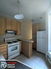 1212 N Dearborn St, Unit B1 in Chicago, IL - Building Photo - Building Photo