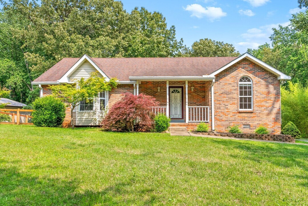 2003 Cherokee Trail in Springfield, TN - Building Photo